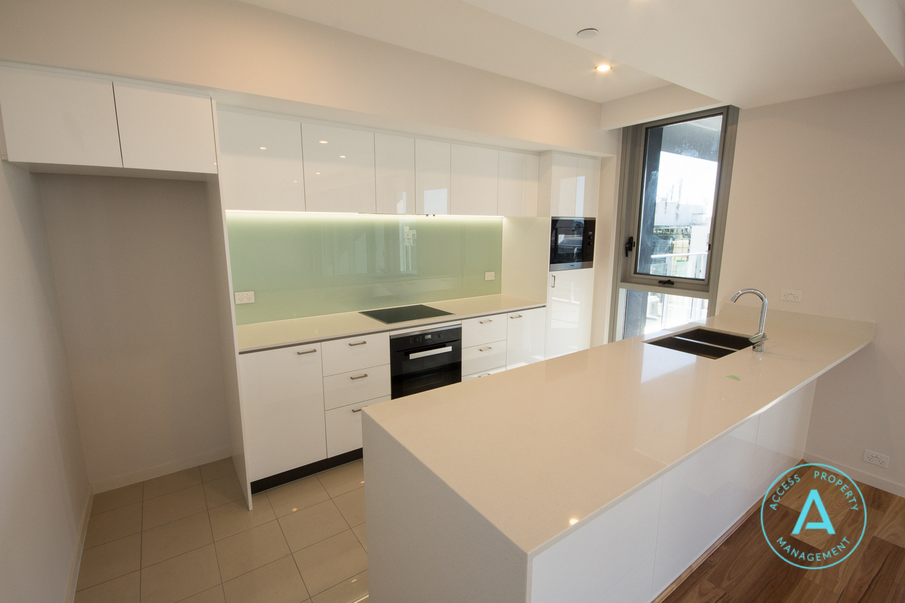 68/189 Adelaide Terrace kitchen
